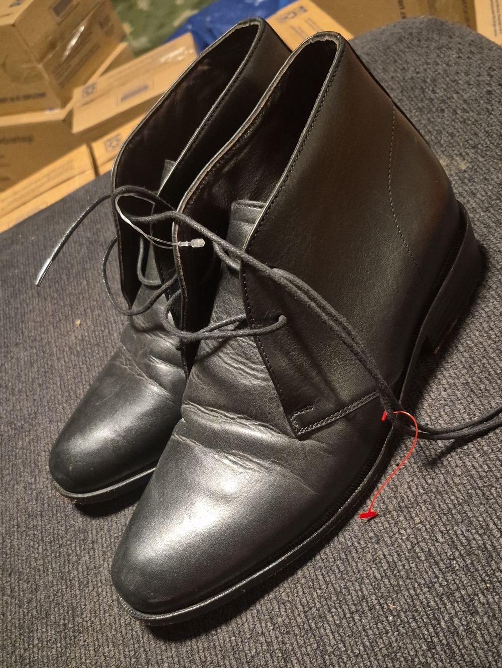Men's Black Leather Chukka Boots - Sleek Lace-Up Comfort